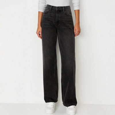 Perfect Fit Mid-Rise Wide-Leg Jeans – Flattering for Every Body
