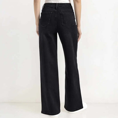 Perfect Fit Mid-Rise Wide-Leg Jeans – Flattering for Every Body